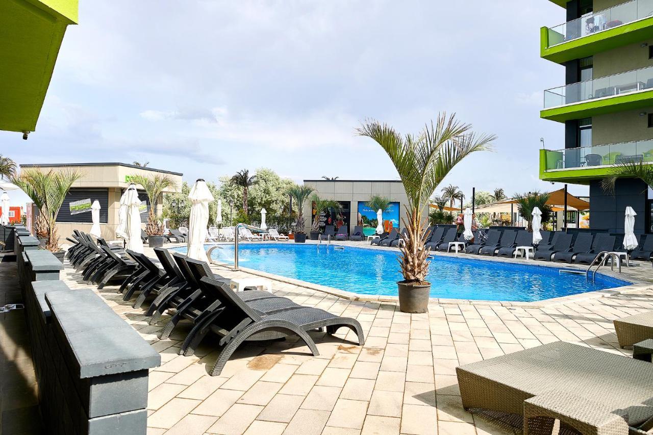 Sophie Apartment Spa N Pool Beach Resort Năvodari Екстериор снимка